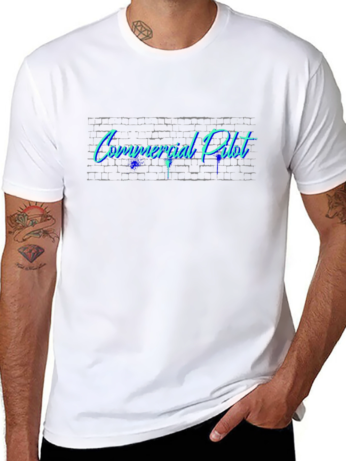 Camiseta Negra Commercial Pilot Estilo Graffiti