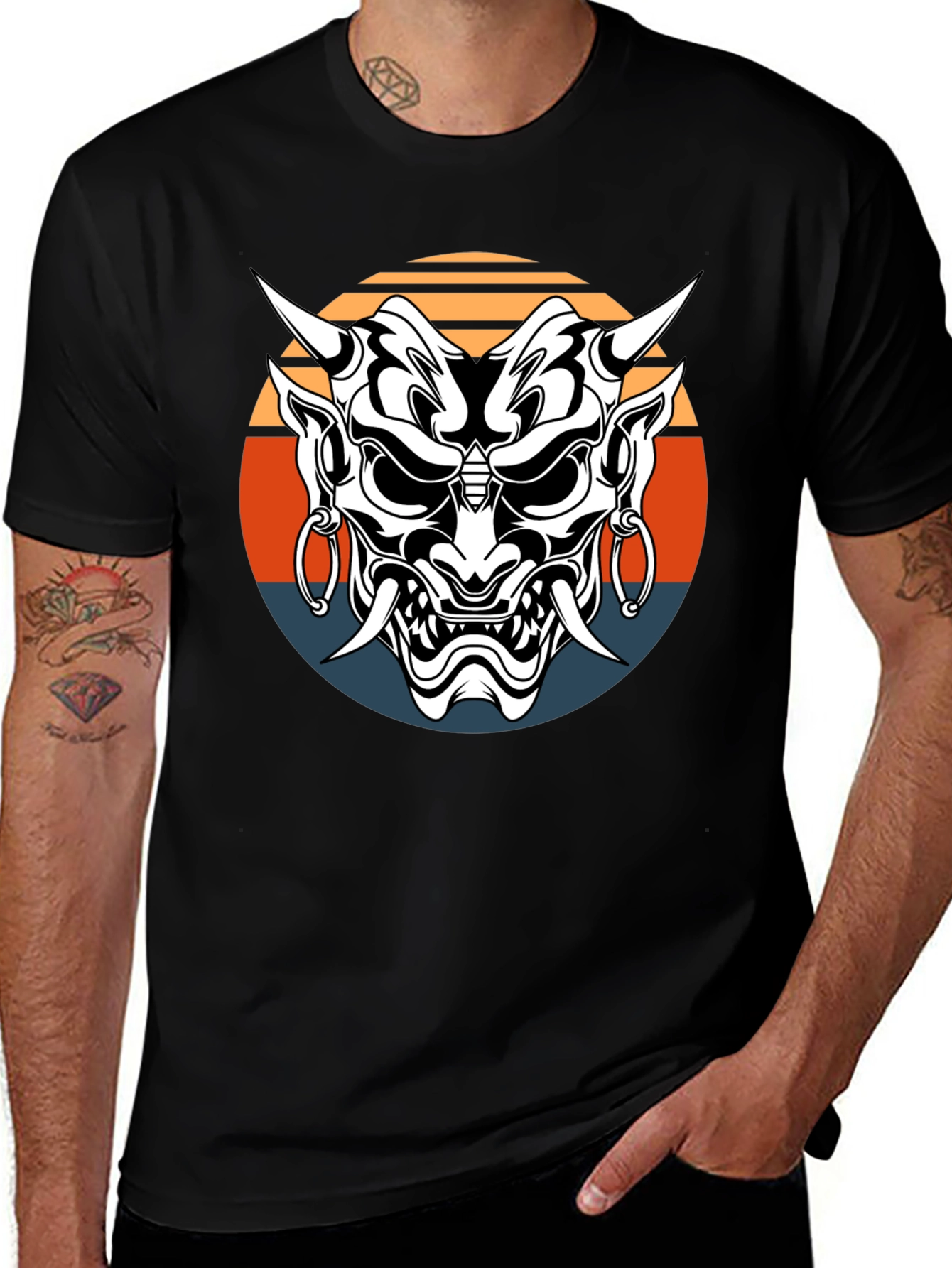 Camiseta Negra con Máscara Oni Japonesa