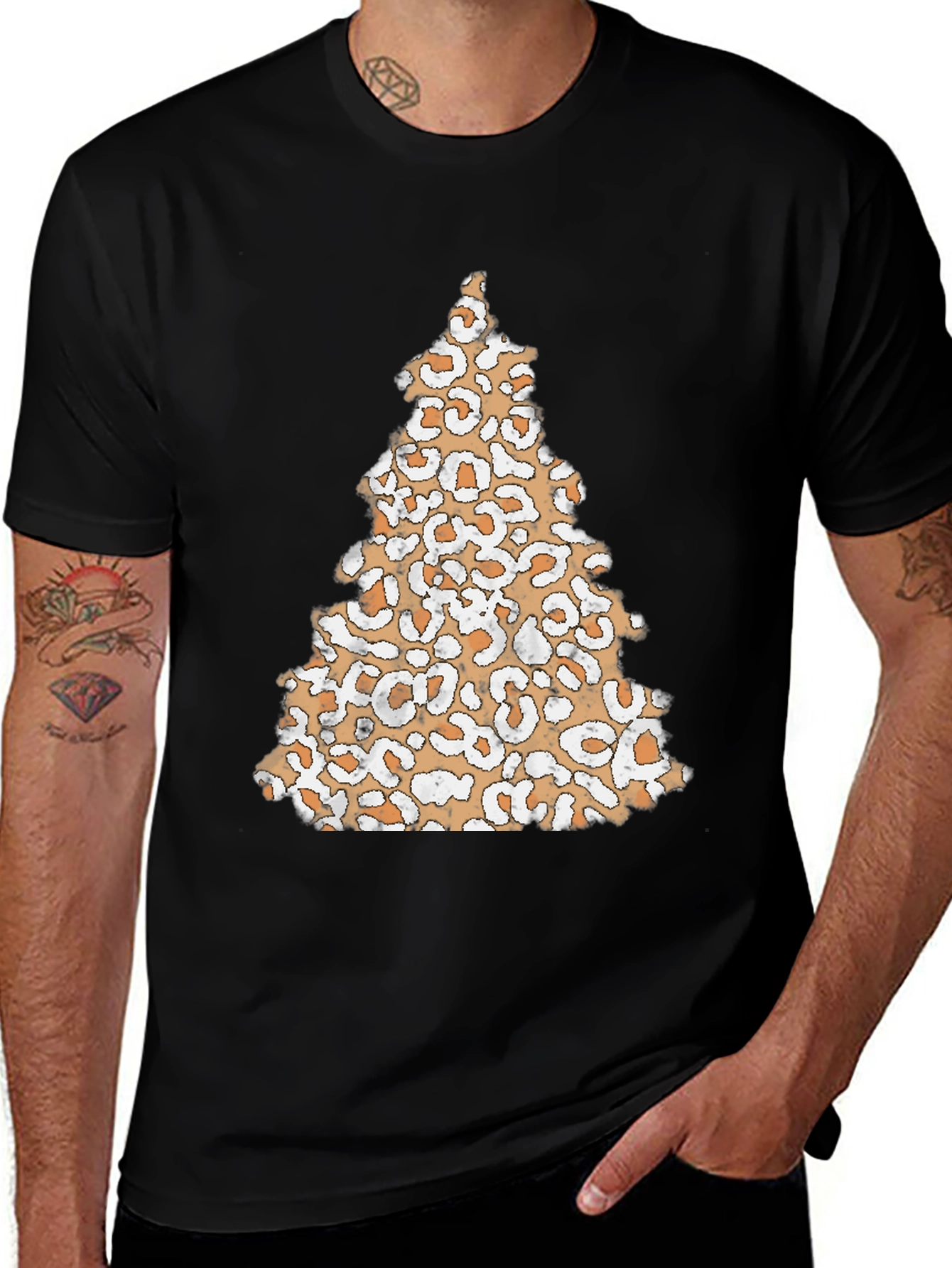 Camiseta Negra con Árbol Navideño de Leopardo