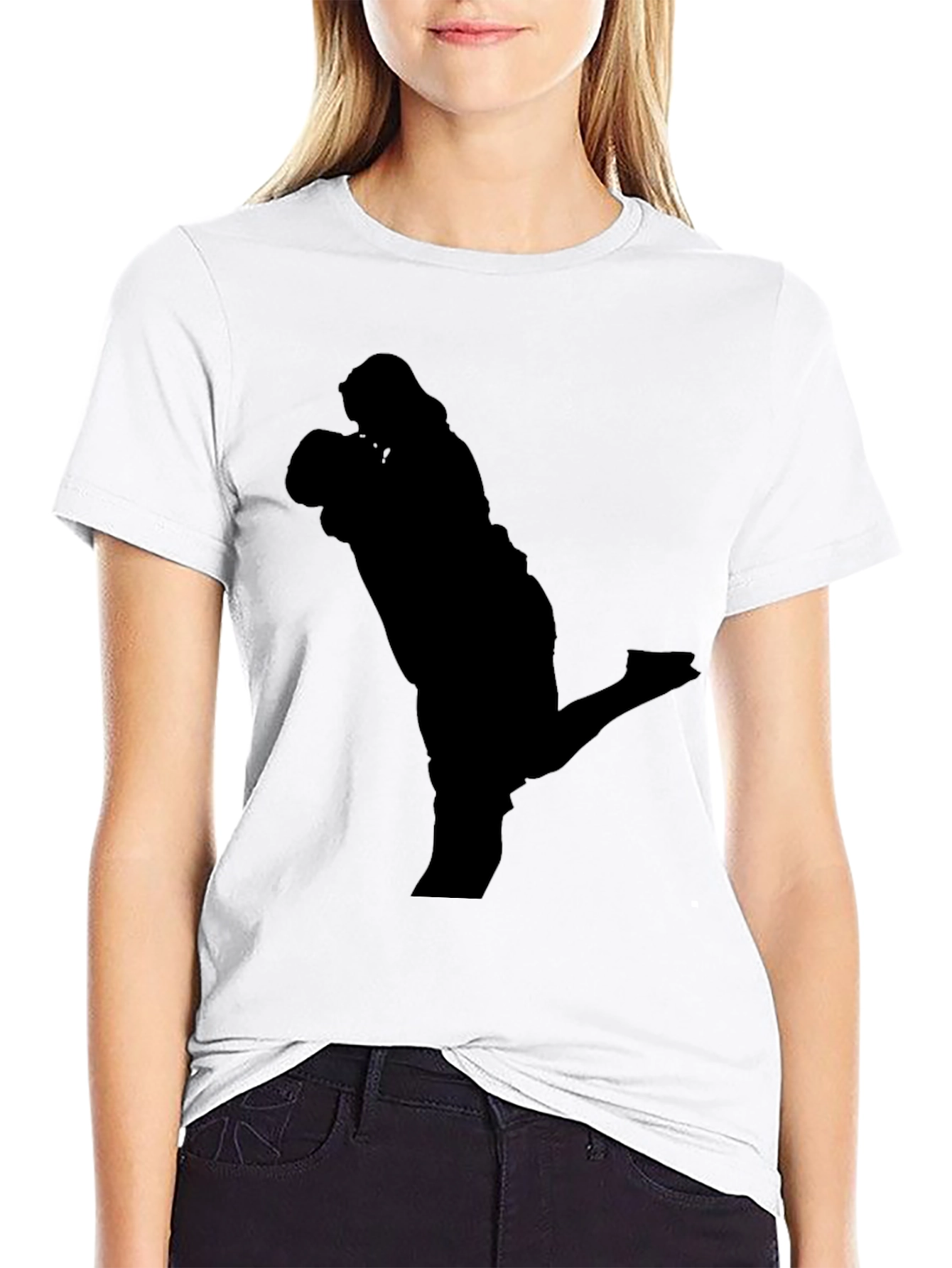Camiseta Negra con Silueta de Pareja Enamorada