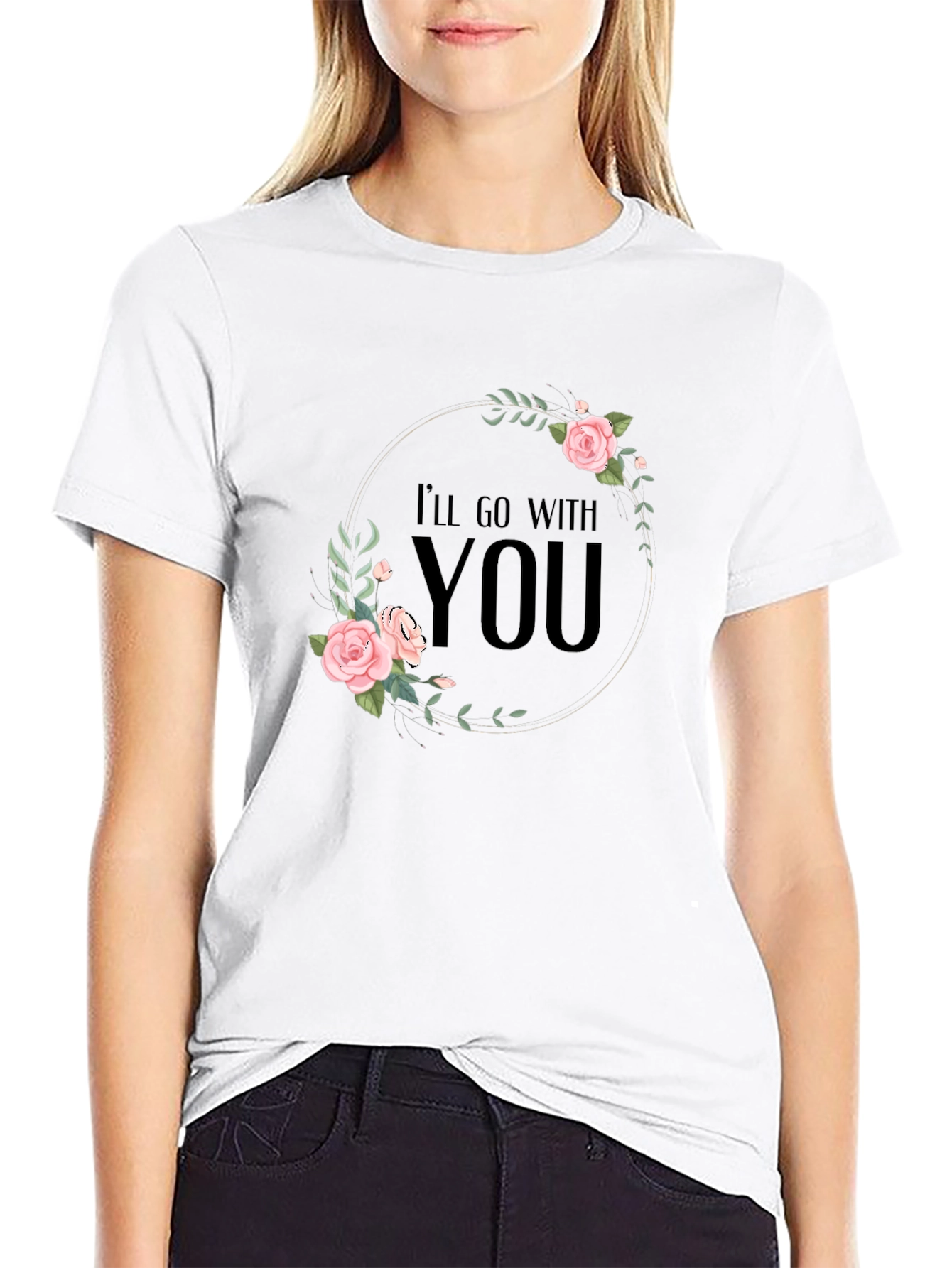 Camiseta Negra con Diseño Floral Romántico