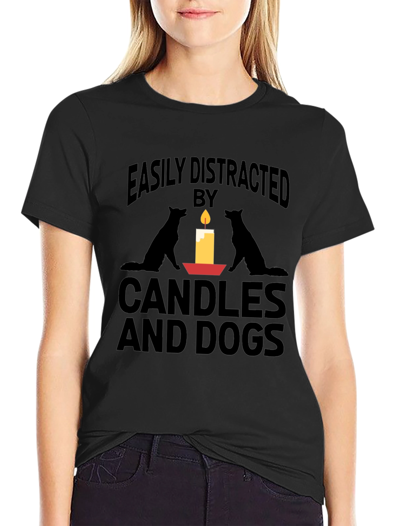 Camiseta Negra: Velas y Perros Distraen Fácilmente