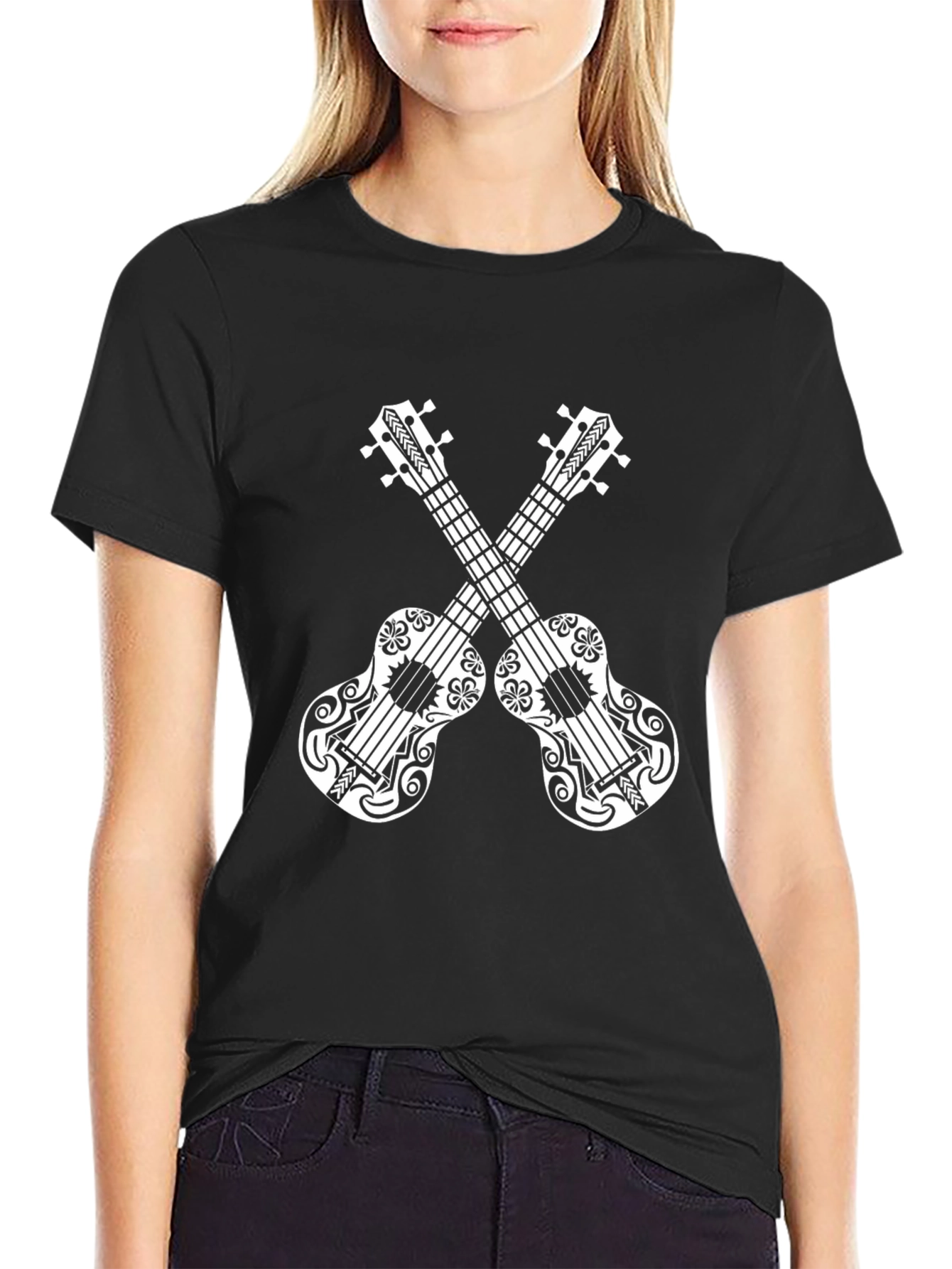 Camiseta Negra con Ukuleles Cruzados