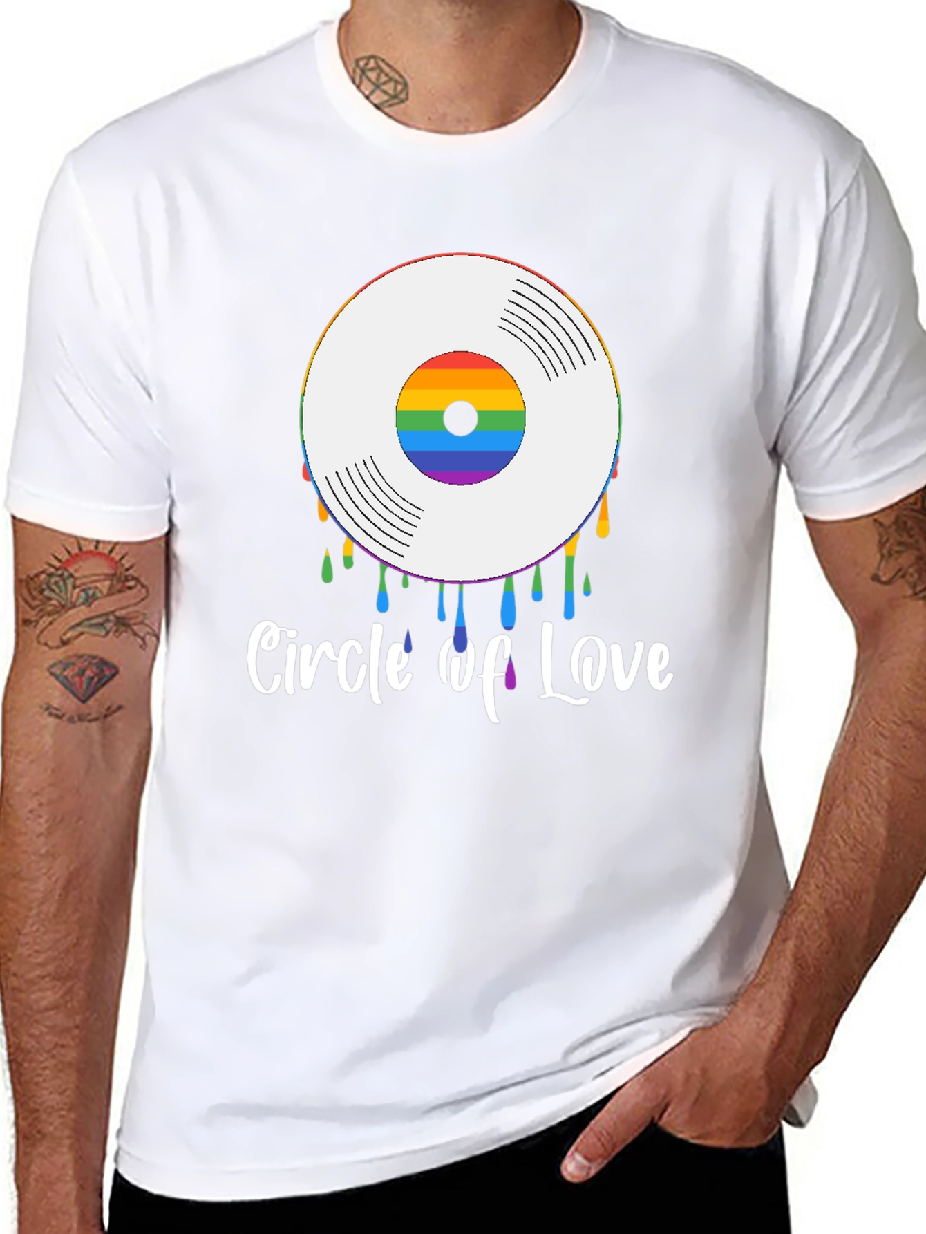 Camiseta Negra Circle of Love con Vinilo Arcoíris