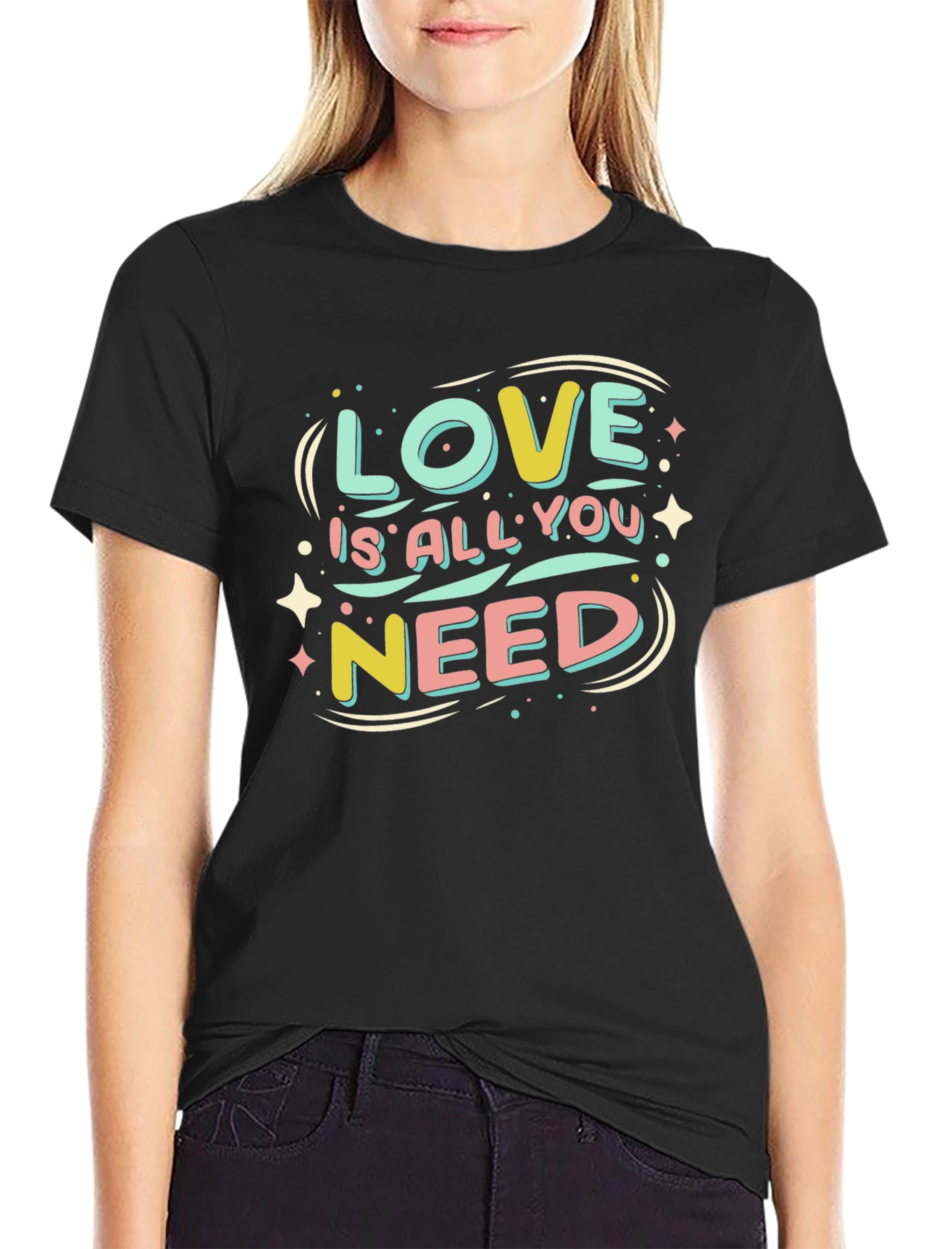 Camiseta Negra Love is All You Need
