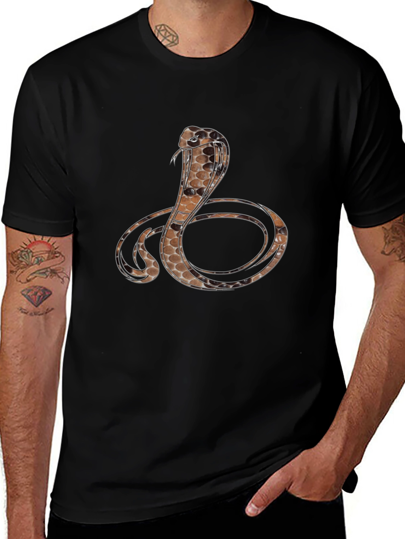 Camiseta Negra con Diseño de Cobra para Hombre