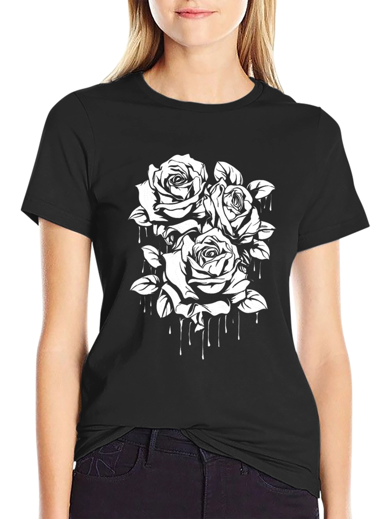 Camiseta Negra con Rosas Blancas Estampadas
