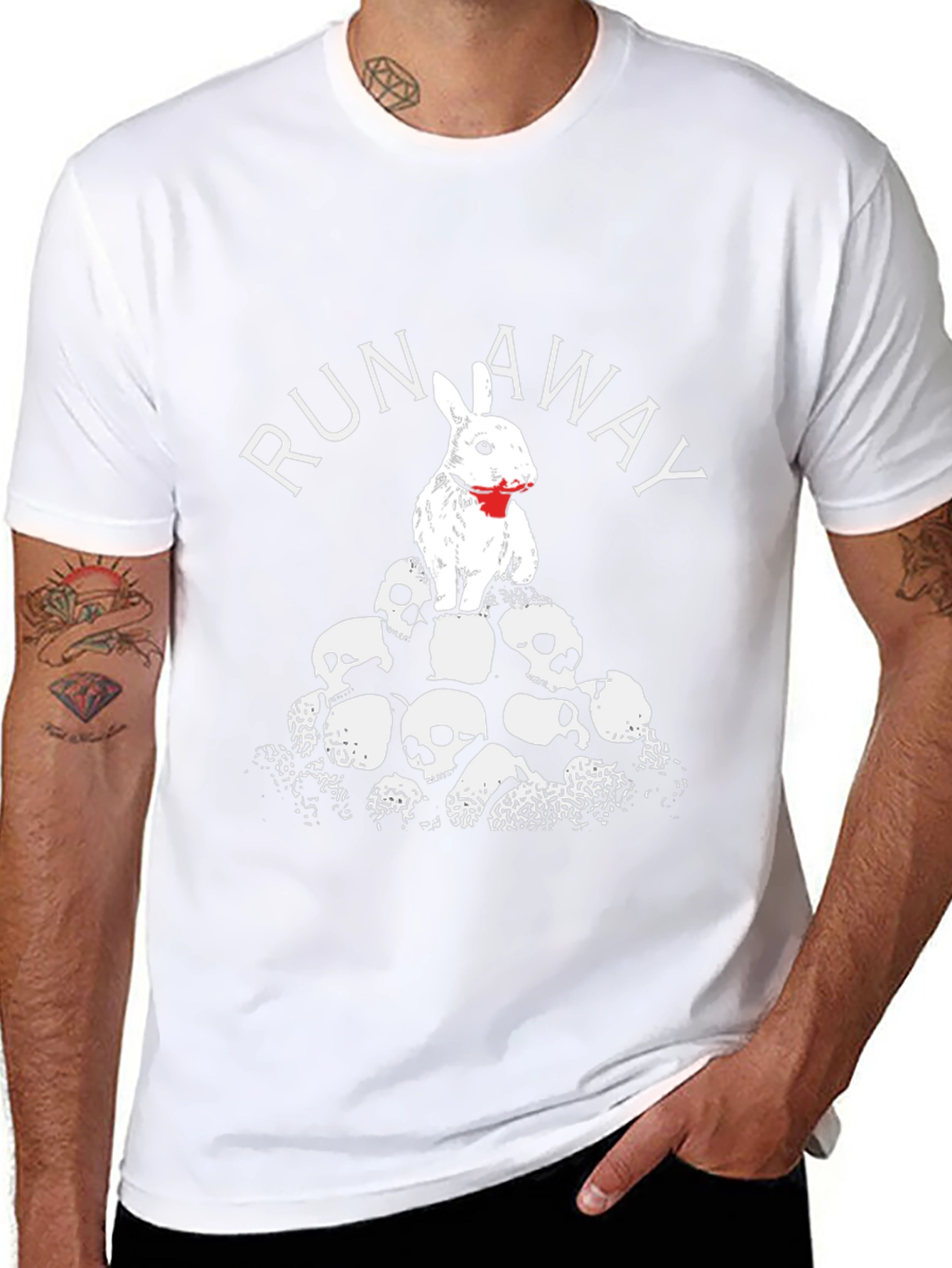 Camiseta Negra Run Away Conejo Calaveras