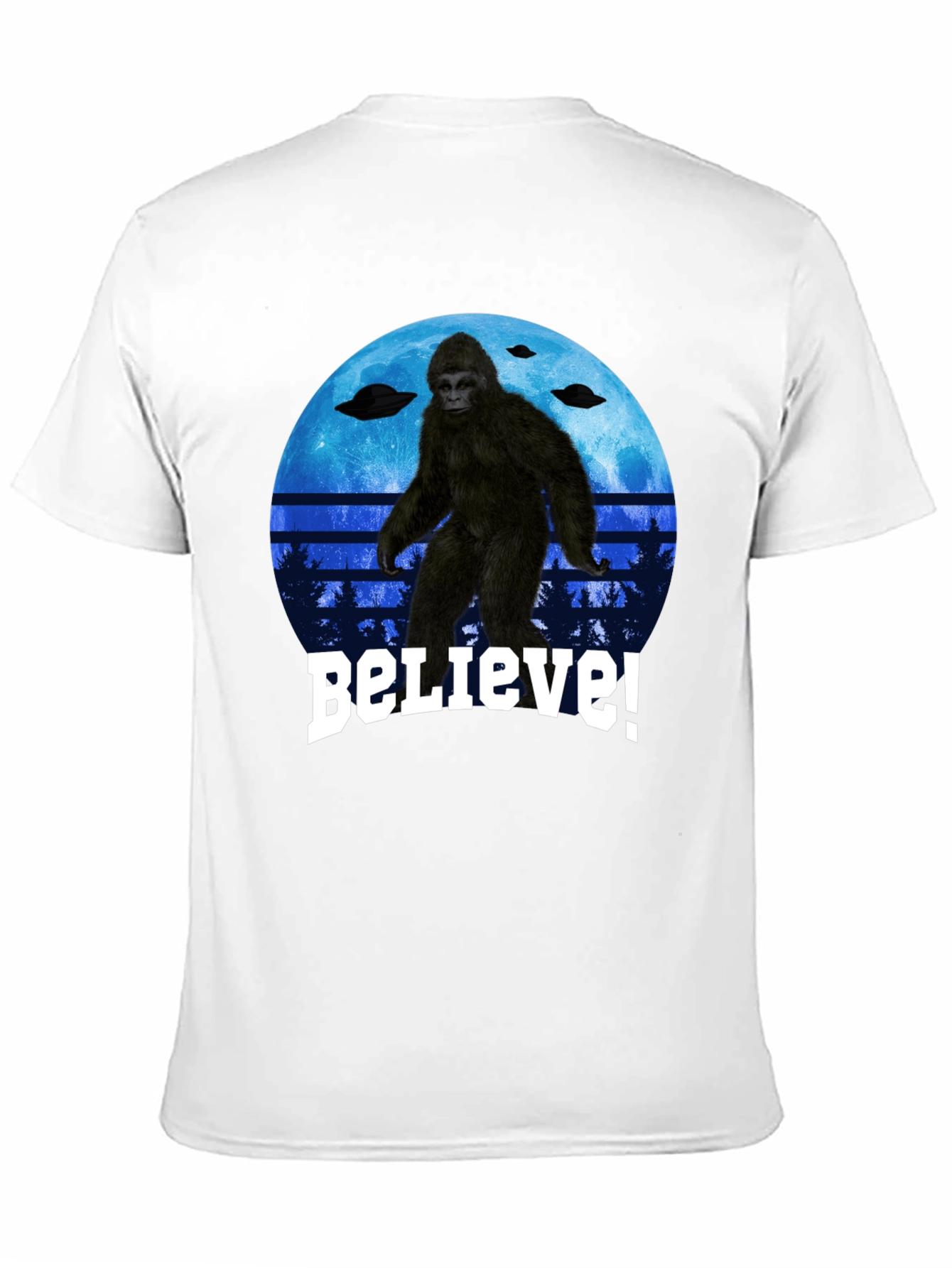 Camiseta Bigfoot Believe - Diseño OVNI y Luna Azul