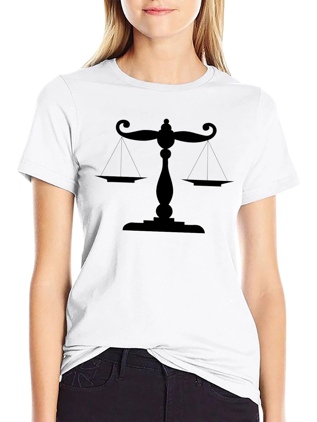Camiseta Negra Balanza de la Justicia para Abogados