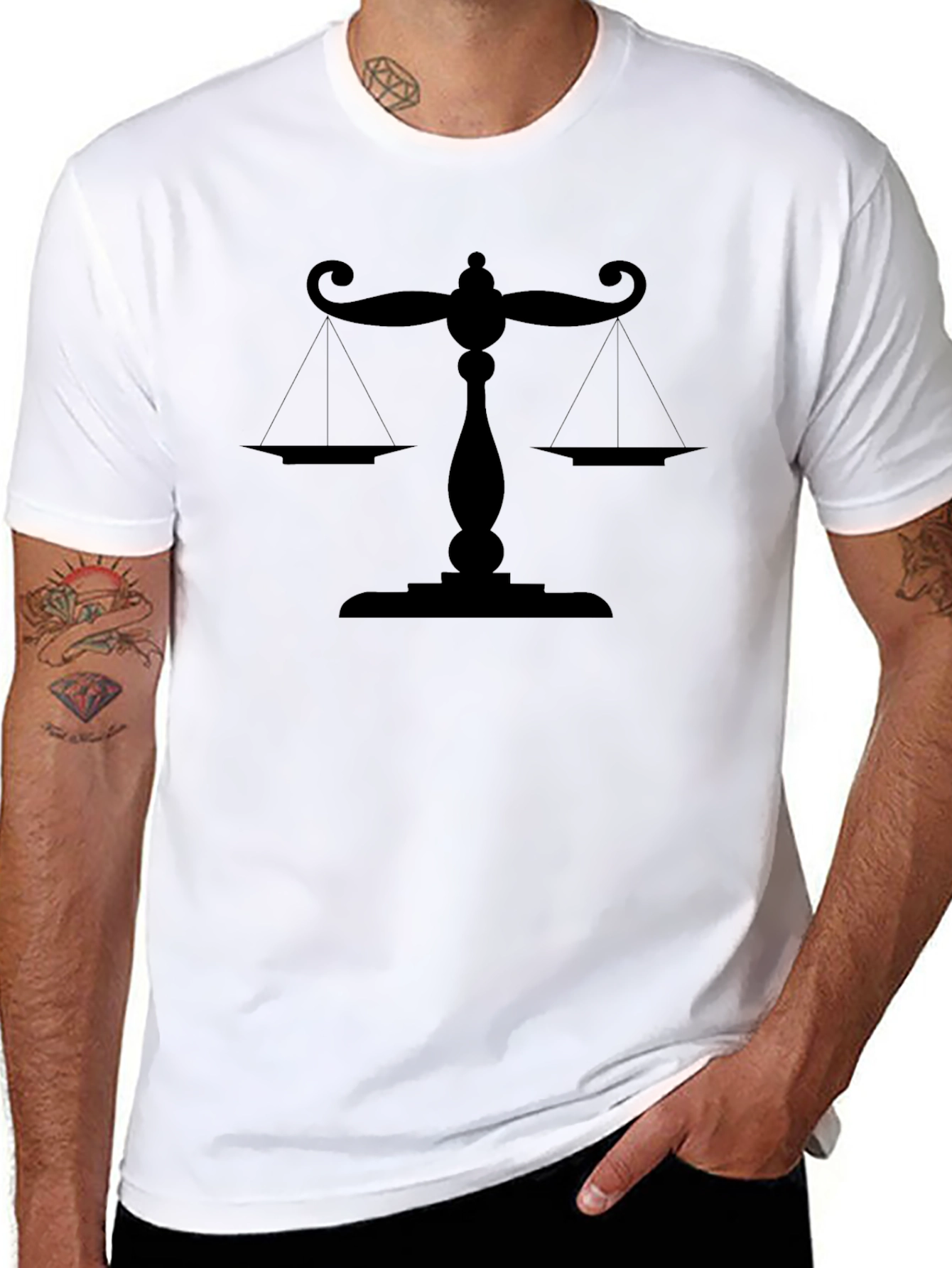 Camiseta Negra Balanza de la Justicia para Abogados
