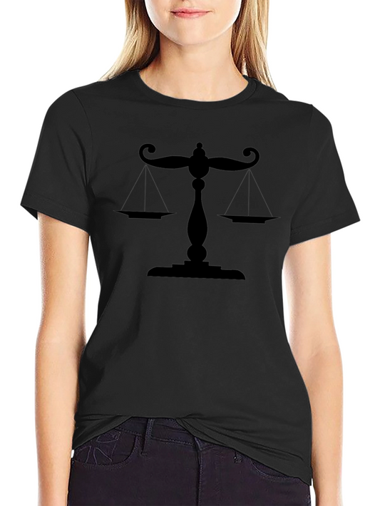 Camiseta Negra Balanza de la Justicia para Abogados