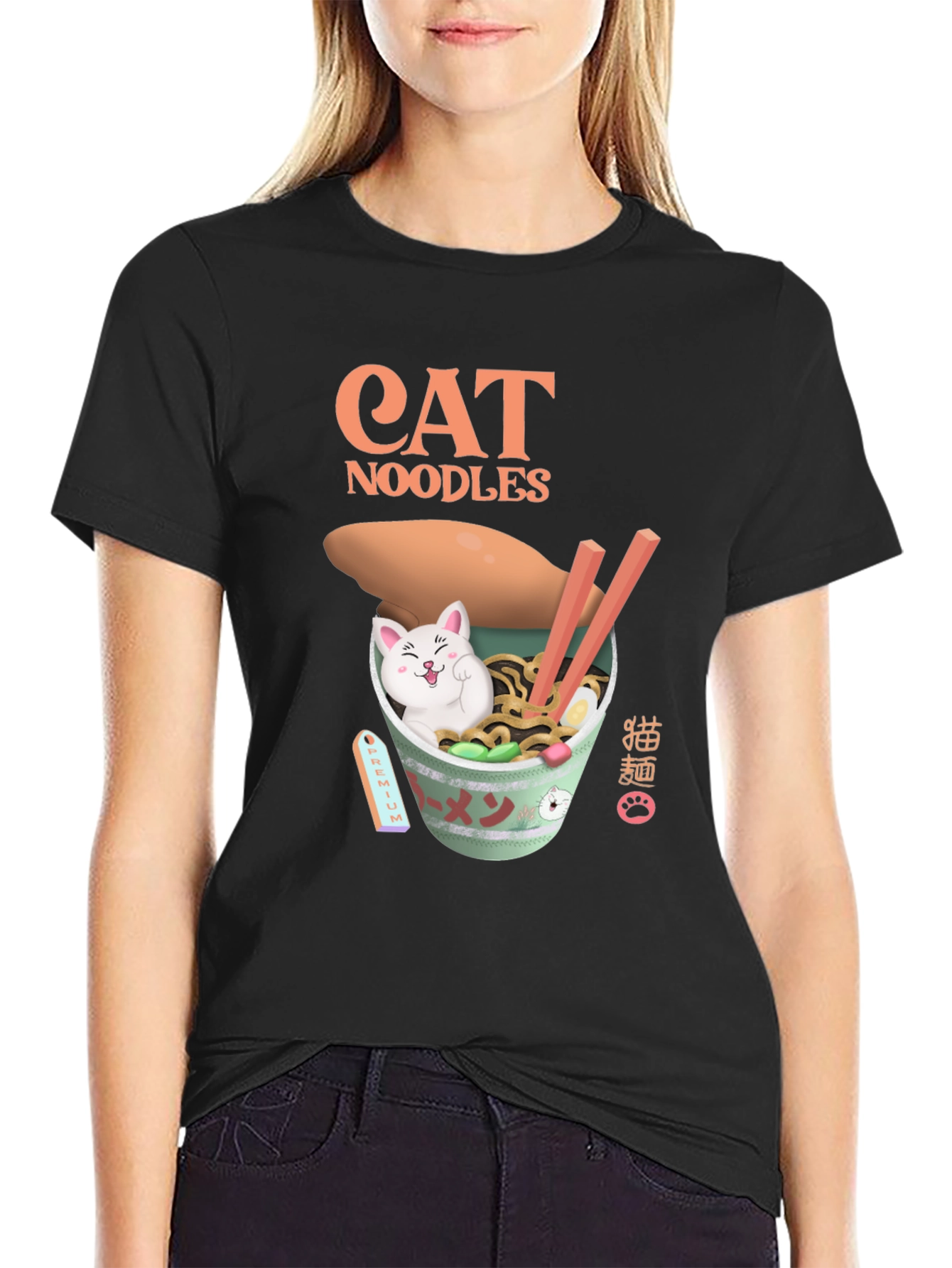 Camiseta Negra con Diseño de Gato y Fideos