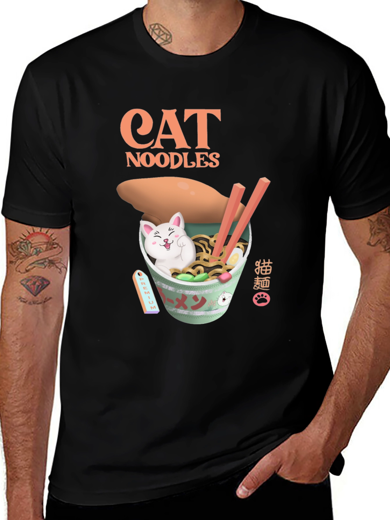 Camiseta Negra con Diseño de Gato y Fideos