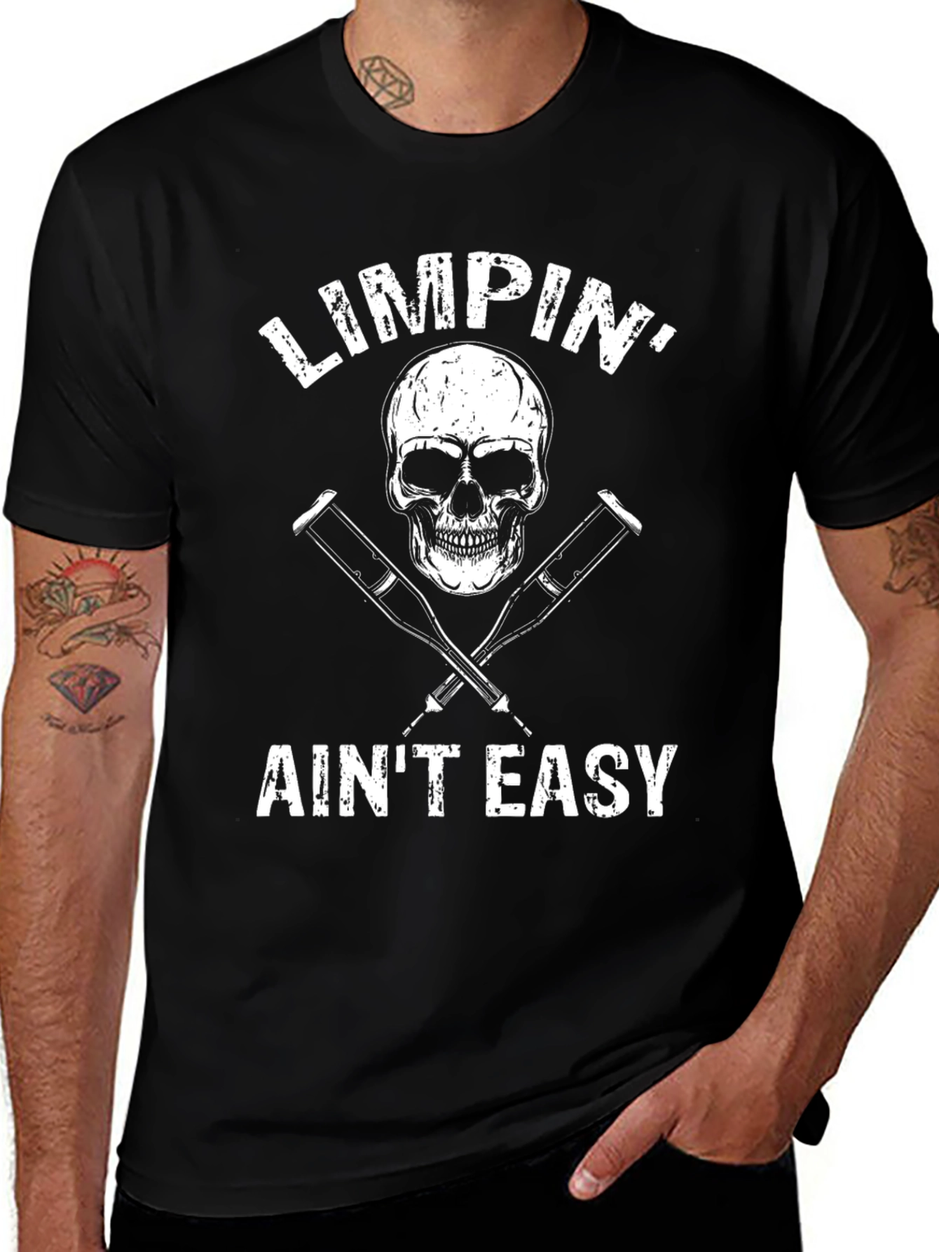 Camiseta Negra Calavera y Muletas - Limpin Aint Easy