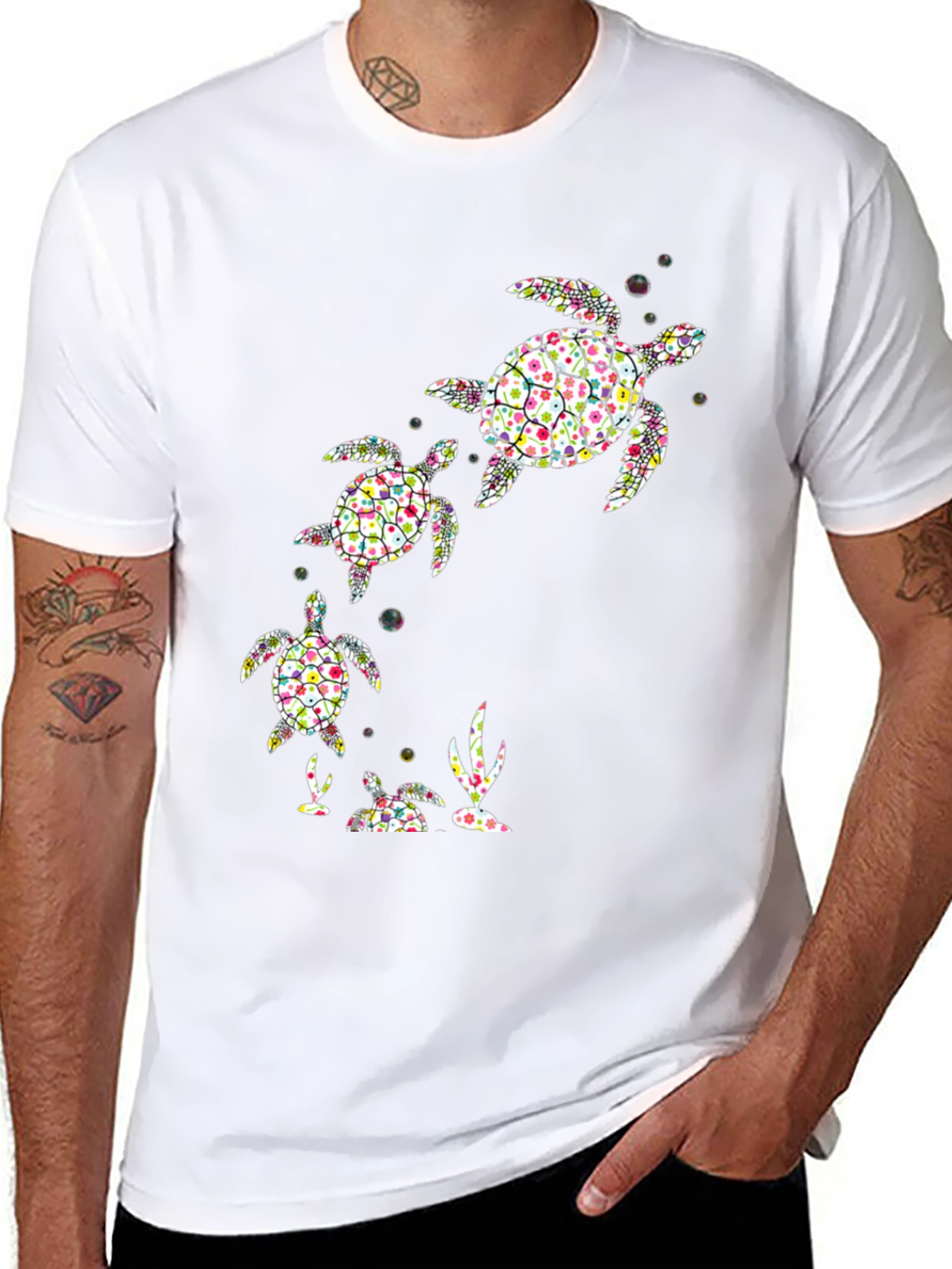 Camiseta Negra con Diseño de Tortugas Florales