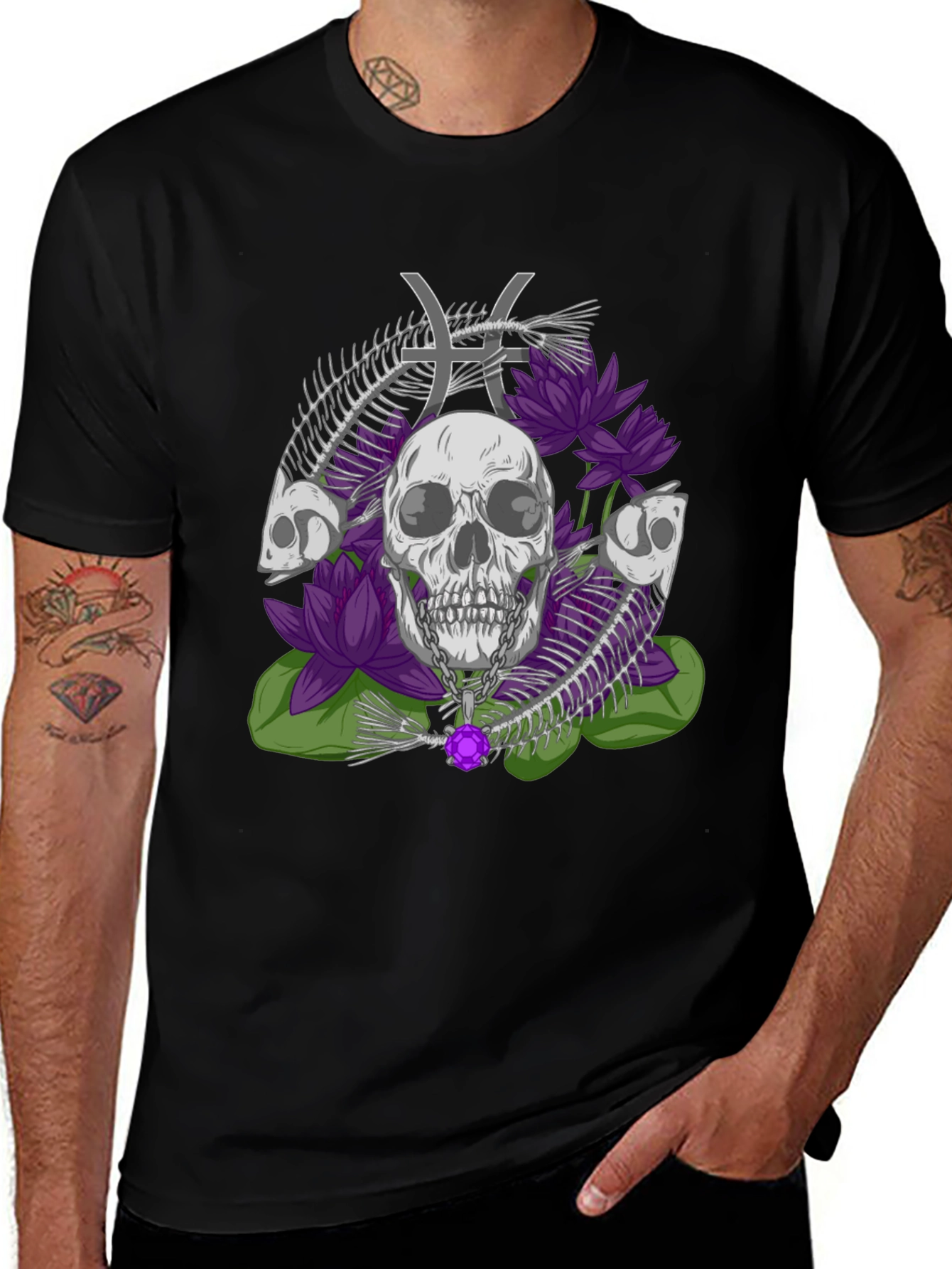 Camiseta Estampada: Calavera Flores y Signo Piscis