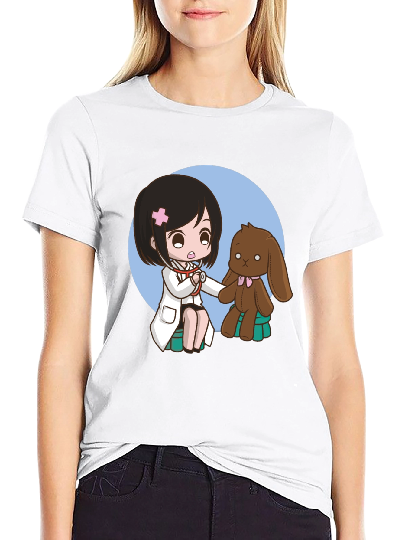 Camiseta Negra con Diseño de Doctora y Peluche