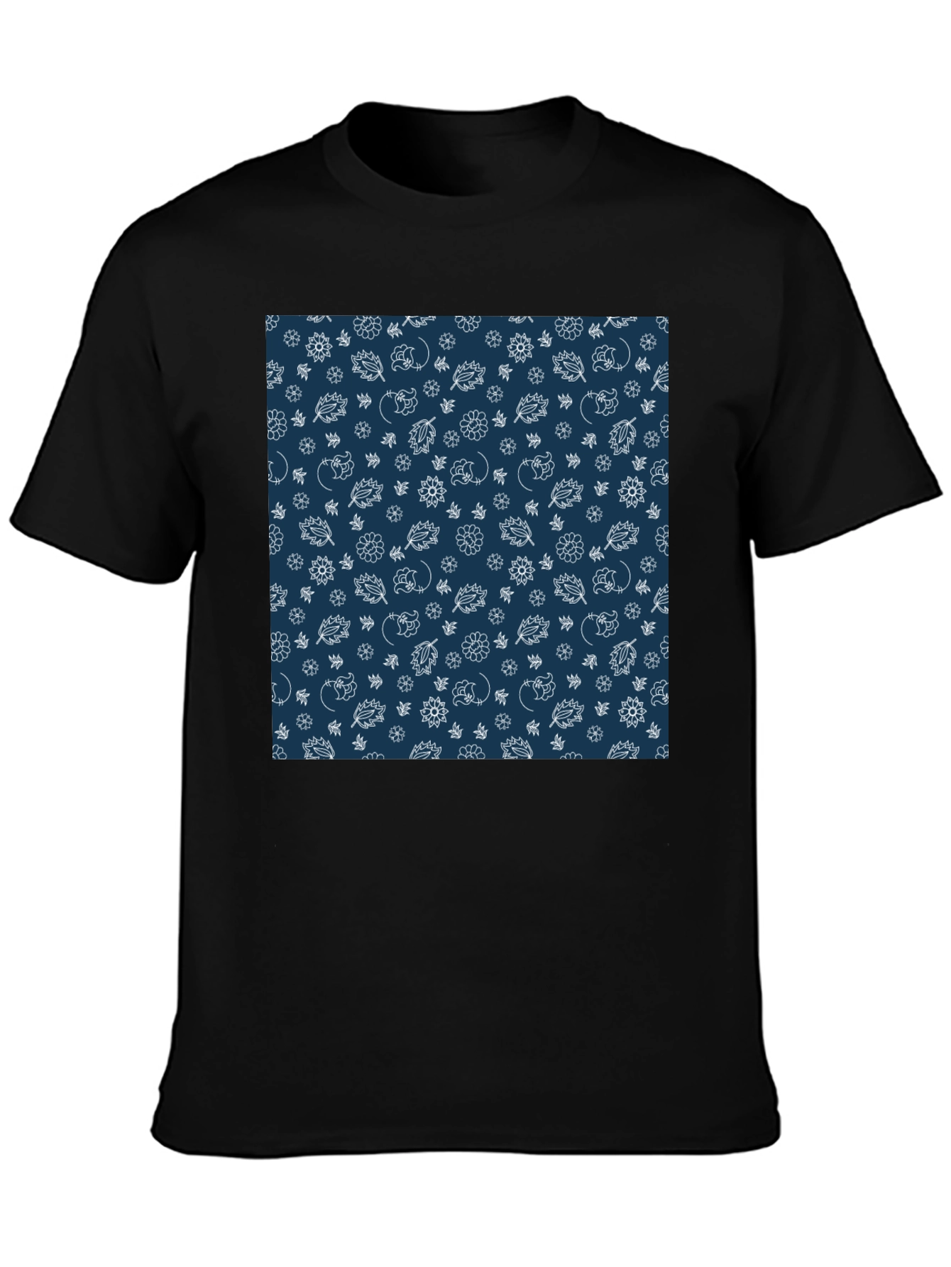Camiseta Negra Estampada con Diseño Floral