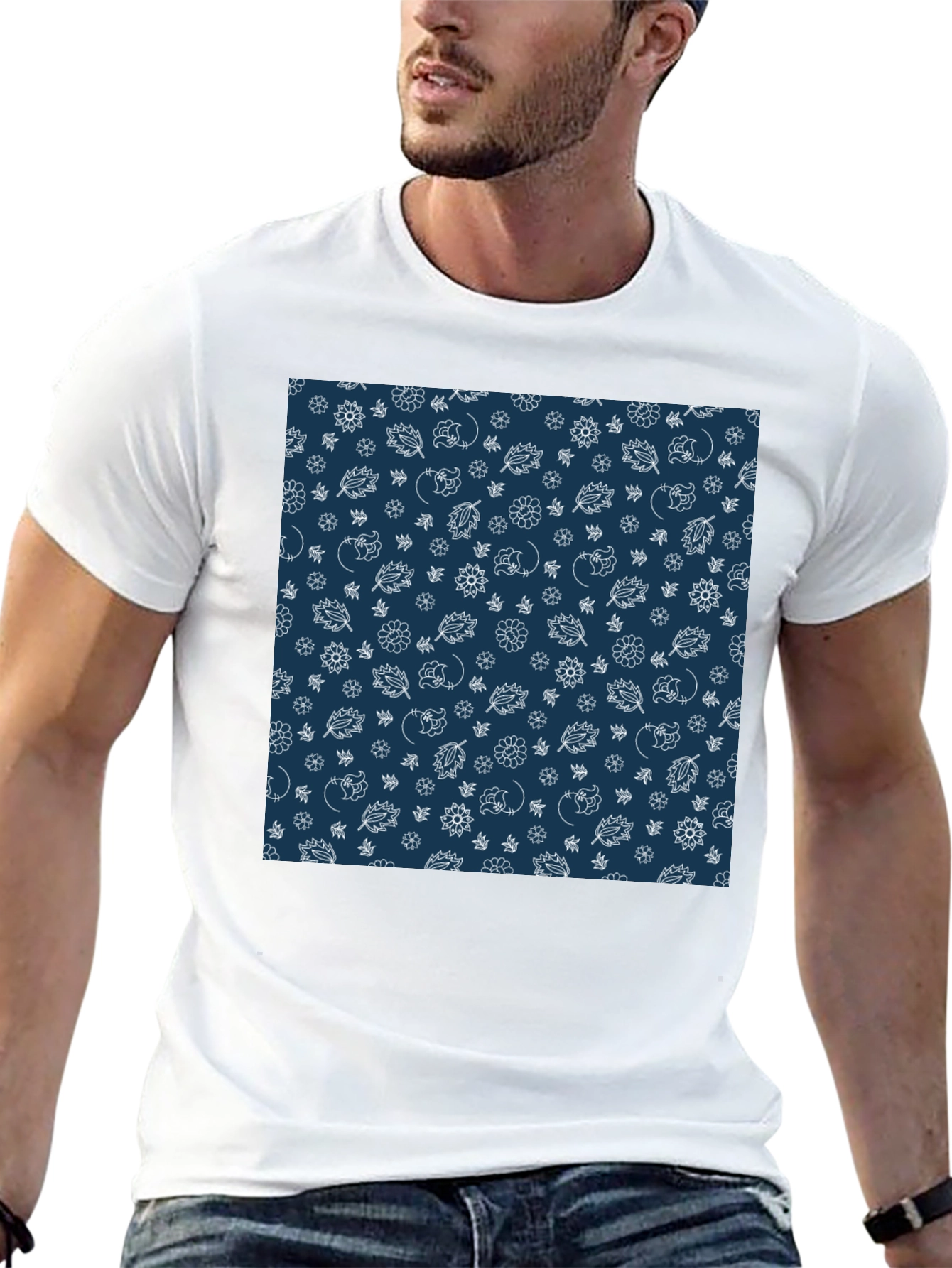 Camiseta Negra Estampada con Diseño Floral