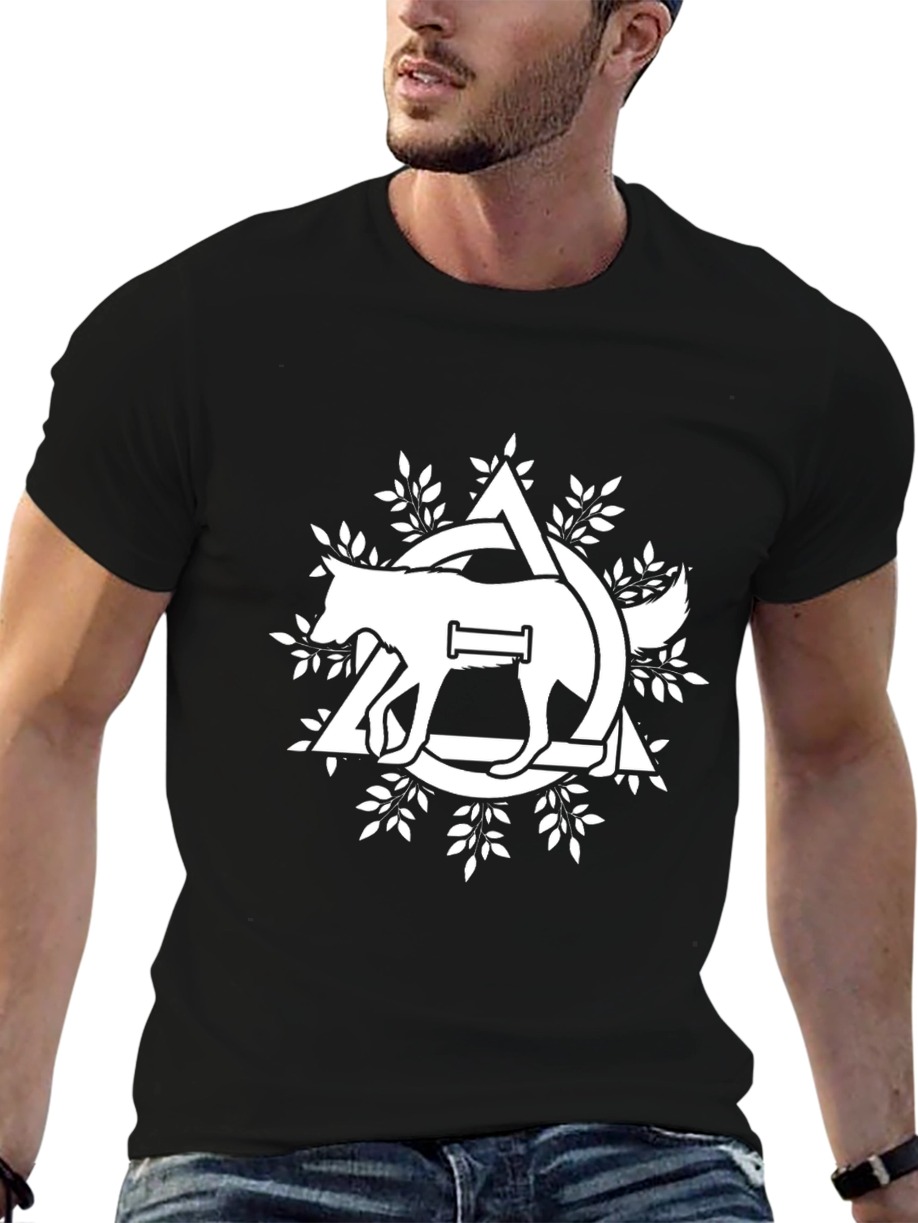Camiseta Negra con Diseño de Lobo Abstracto