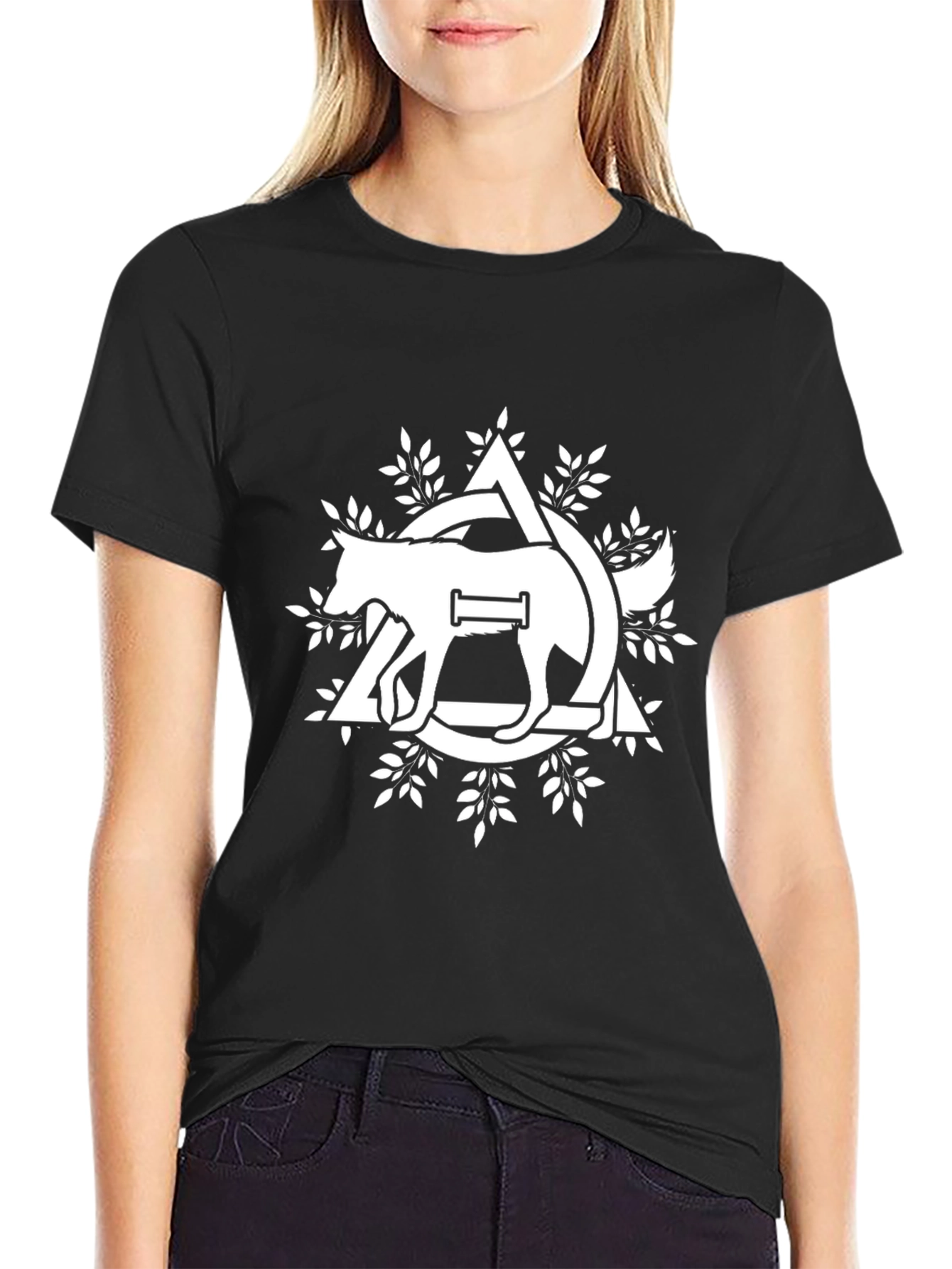 Camiseta Negra con Diseño de Lobo Abstracto