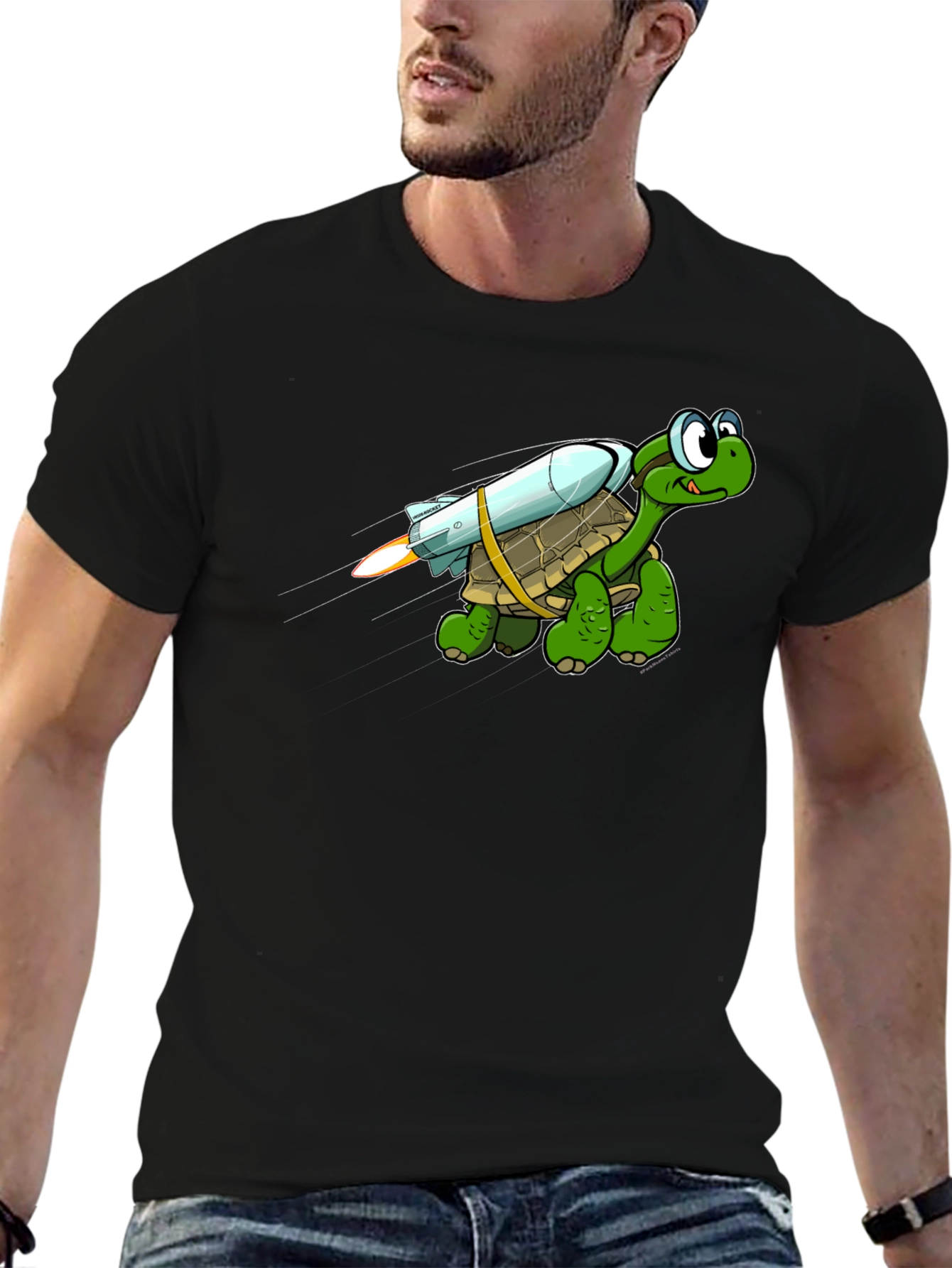 Camiseta Negra con Tortuga Cohete Divertida