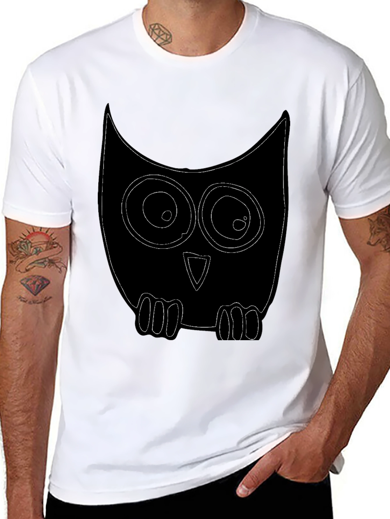 Camiseta Negra con Diseño de Búho Abstracto