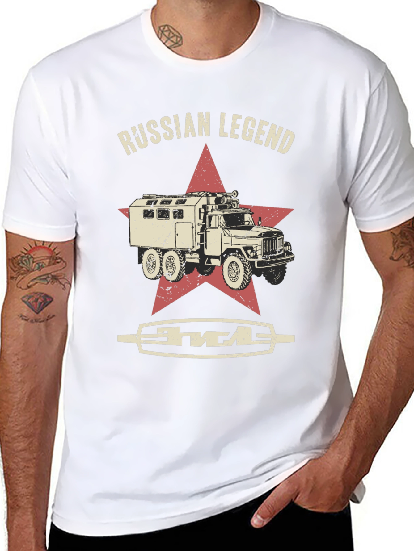 Camiseta Negra Leyenda Rusa con Diseño de Camión Militar