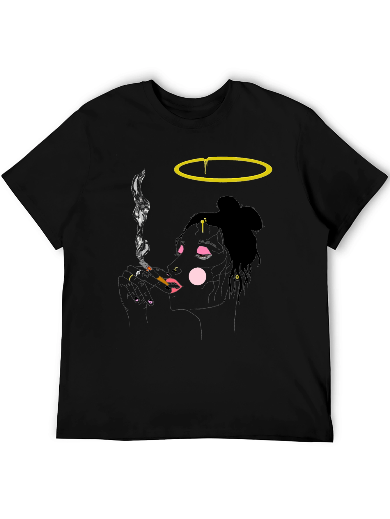 Camiseta Negra Diseño Artístico Mujer Fumando
