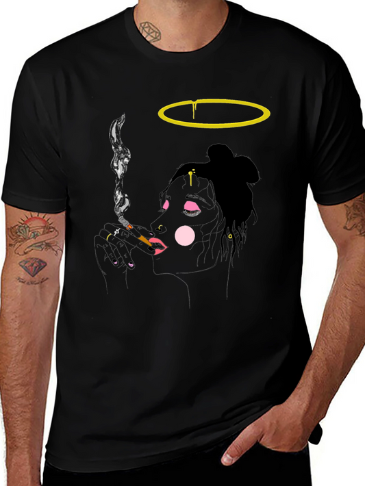 Camiseta Negra Diseño Artístico Mujer Fumando