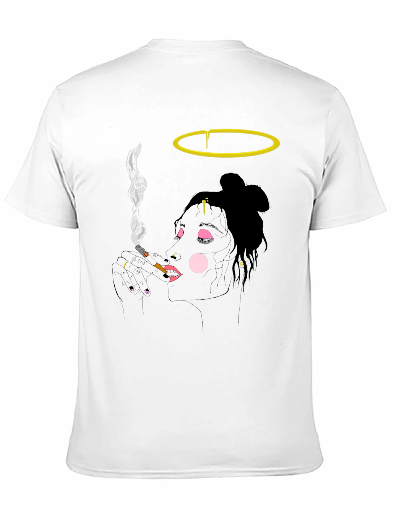 Camiseta Negra Diseño Artístico Mujer Fumando