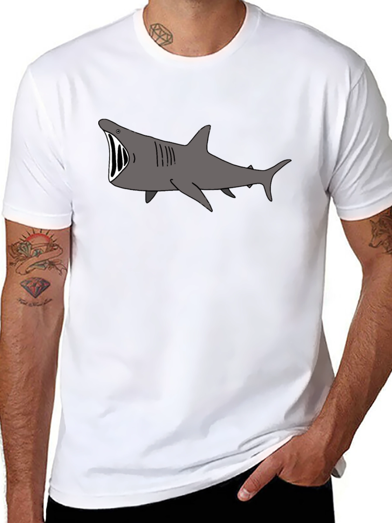 Camiseta Negra con Tiburón Boca Abierta