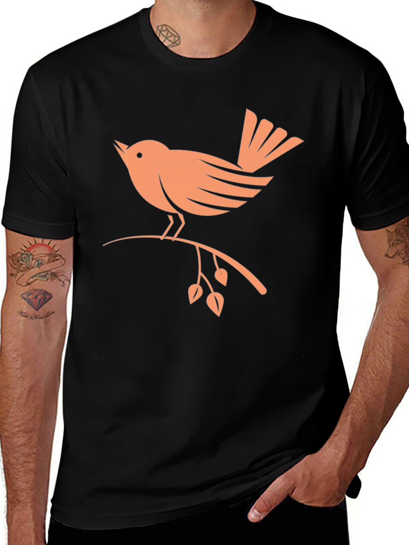 Camiseta Negra con Diseño de Pájaro Naranja